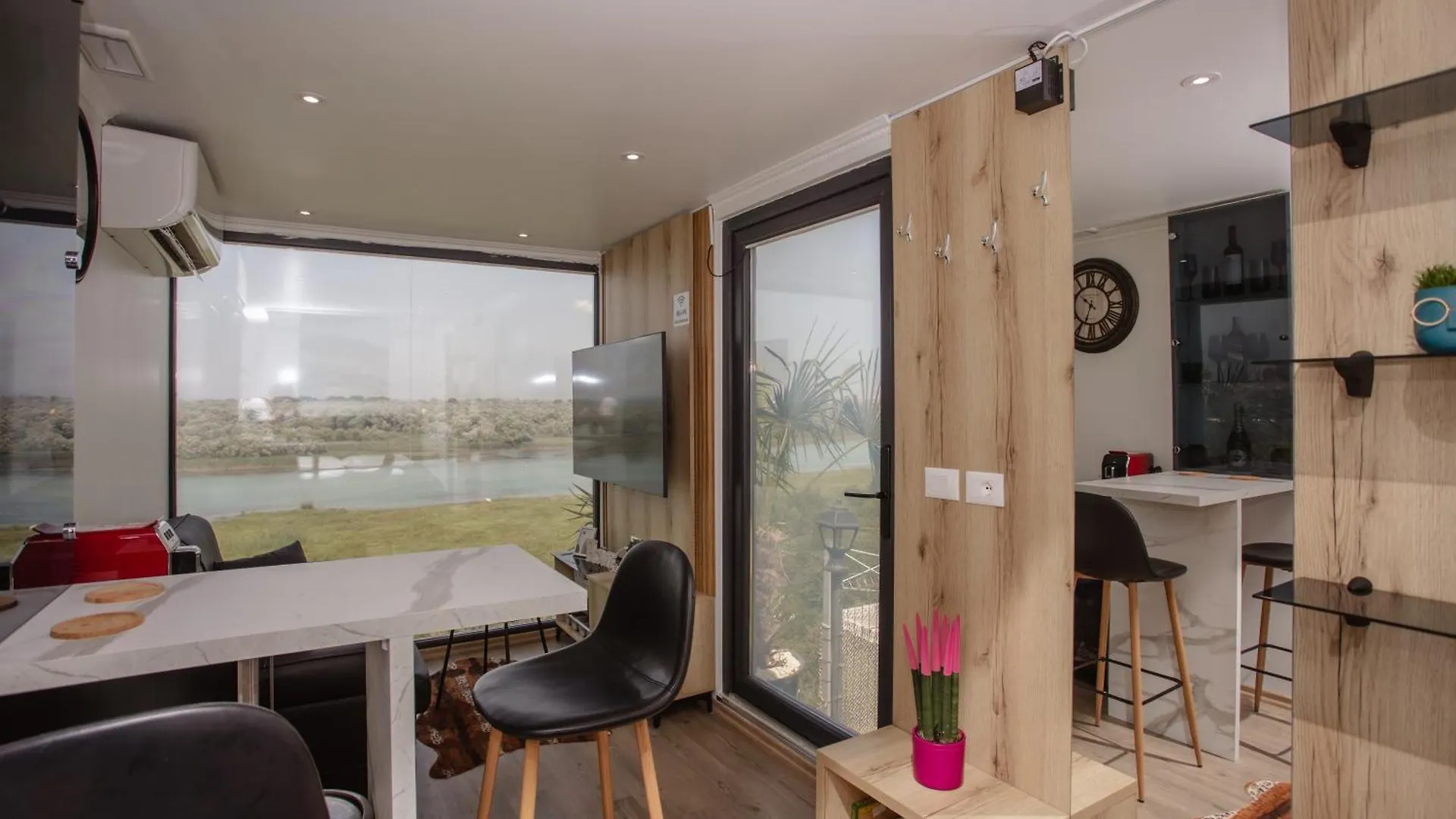 446 Tiny House Shiroke Villa
