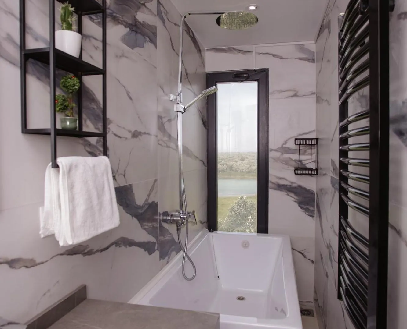 446 Tiny House Shiroke Villa 0*, Shiroka